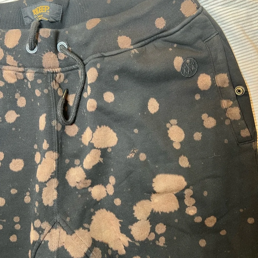 10 Deep Splatter Print Joggers - Black/Brown - Size Medium - Picture 2 of 5